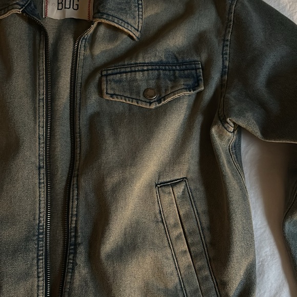 Urban Outfitters Cropped Denim Zip Jacket - Picture 3 of 10
